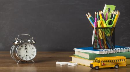 education day arrangement table with clock11